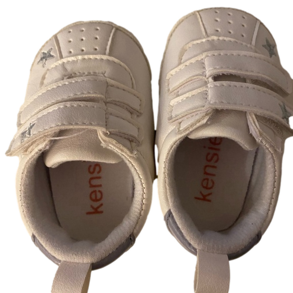 Kensie Baby Girls White Runners Size 2